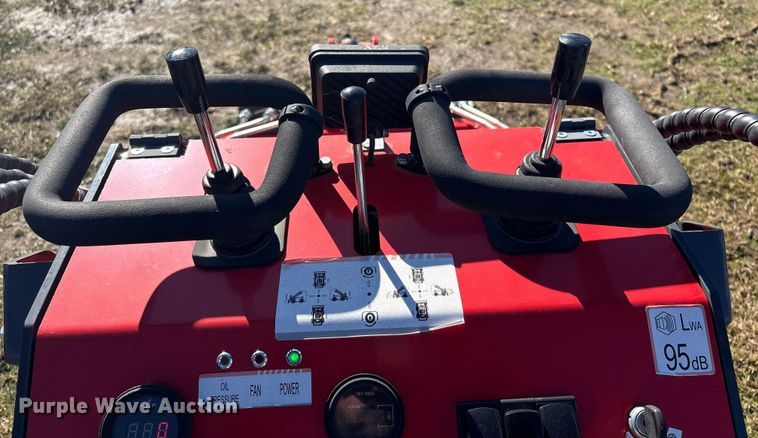 image for item EV2568 2025 AGT YSRT14 compact utility loader