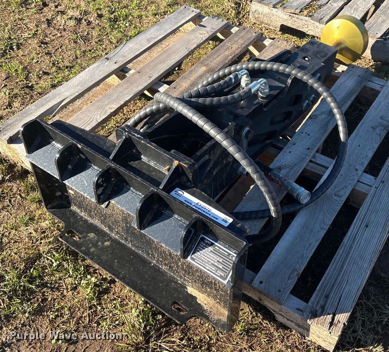 image for item EV2572 2025 GIYI GY-D45 compact utility loader post driver