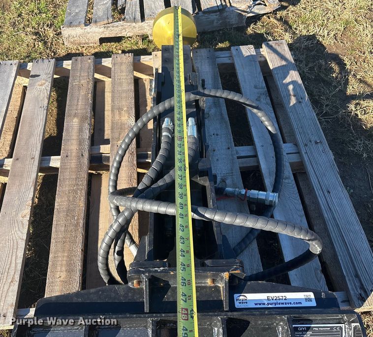 image for item EV2572 2025 GIYI GY-D45 compact utility loader post driver