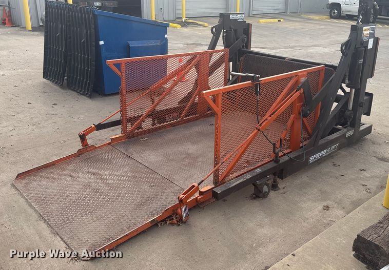 image for item EV2579 Superior Handling Equipment SL500 A loading dock lift