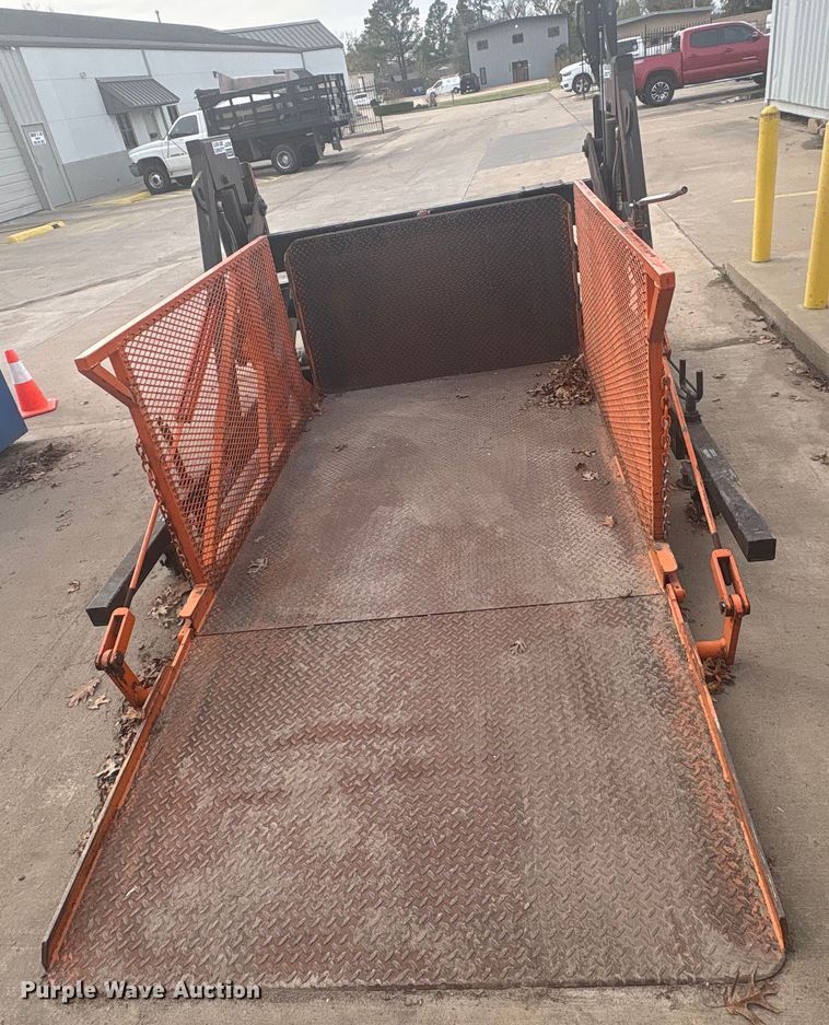 image for item EV2579 Superior Handling Equipment SL500 A loading dock lift