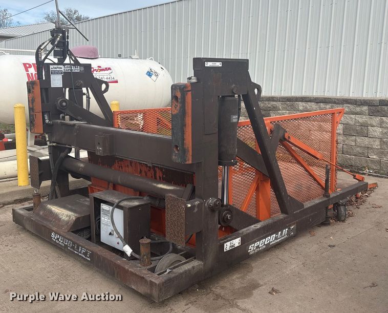 image for item EV2579 Superior Handling Equipment SL500 A loading dock lift