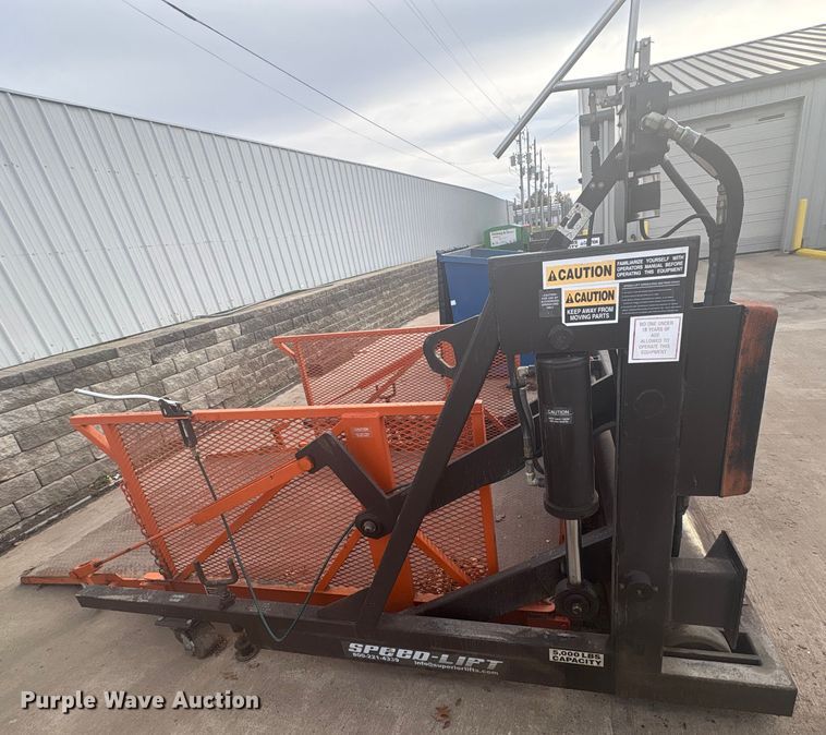 image for item EV2579 Superior Handling Equipment SL500 A loading dock lift