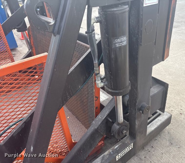 image for item EV2579 Superior Handling Equipment SL500 A loading dock lift