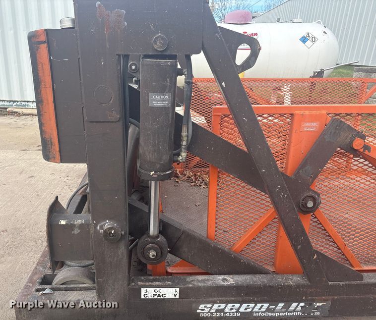 image for item EV2579 Superior Handling Equipment SL500 A loading dock lift