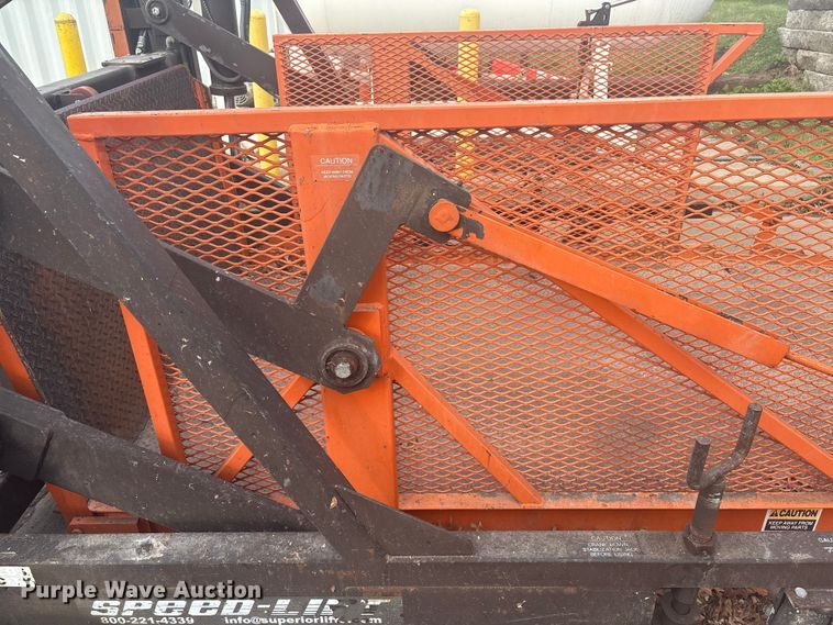 image for item EV2579 Superior Handling Equipment SL500 A loading dock lift