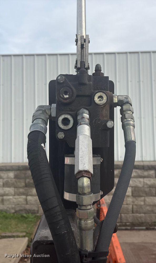 image for item EV2579 Superior Handling Equipment SL500 A loading dock lift