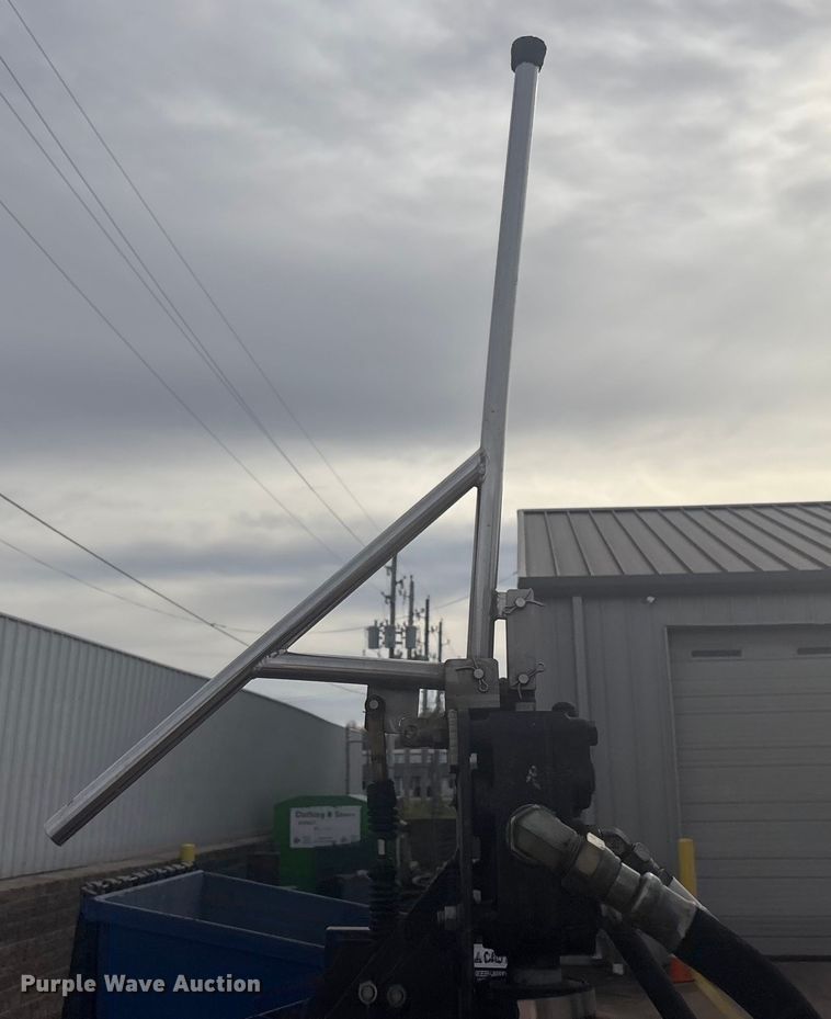 image for item EV2579 Superior Handling Equipment SL500 A loading dock lift