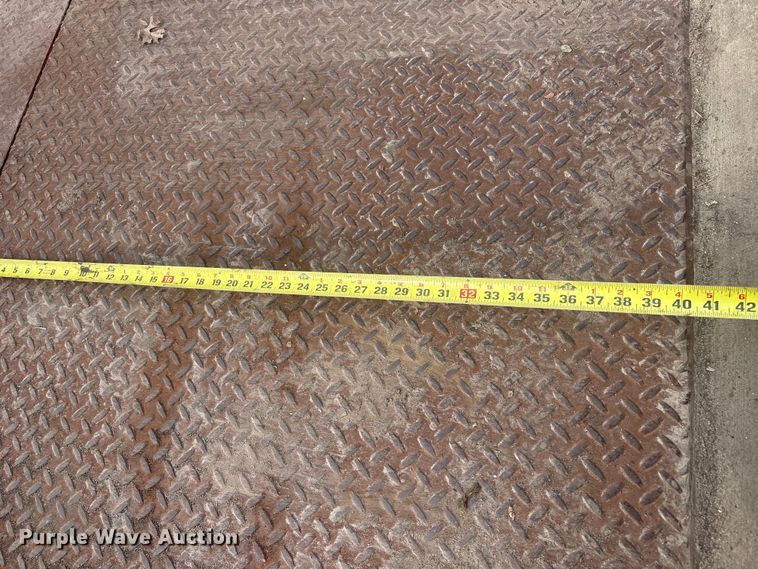 image for item EV2579 Superior Handling Equipment SL500 A loading dock lift