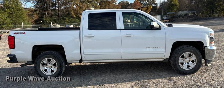 image for item EV3308 2017 Chevrolet Silverado 1500 Crew Cab pickup truck