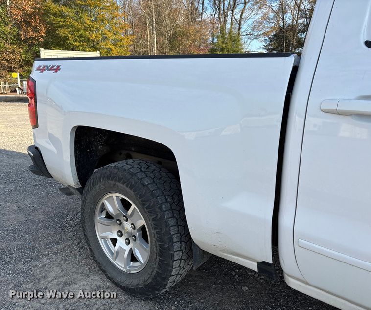 image for item EV3308 2017 Chevrolet Silverado 1500 Crew Cab pickup truck