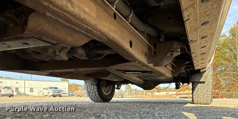 image for item EV3308 2017 Chevrolet Silverado 1500 Crew Cab pickup truck