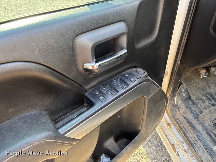 image for item EV3308 2017 Chevrolet Silverado 1500 Crew Cab pickup truck