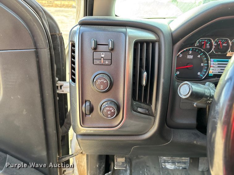 image for item EV3308 2017 Chevrolet Silverado 1500 Crew Cab pickup truck