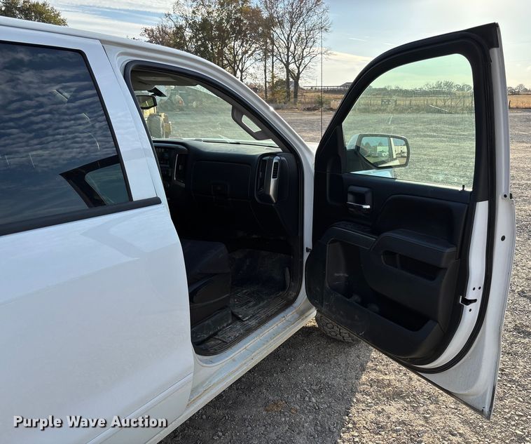 image for item EV3308 2017 Chevrolet Silverado 1500 Crew Cab pickup truck