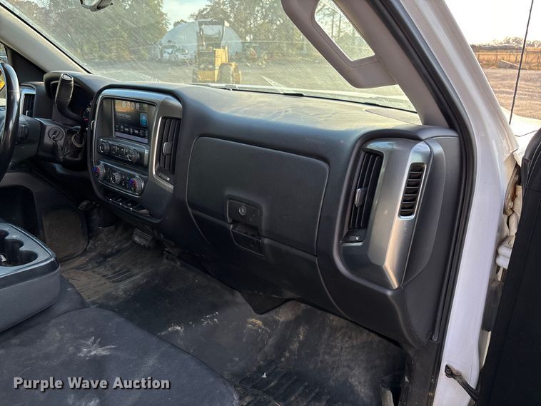 image for item EV3308 2017 Chevrolet Silverado 1500 Crew Cab pickup truck