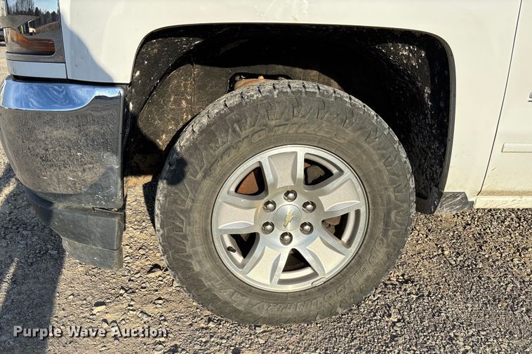 image for item EV3308 2017 Chevrolet Silverado 1500 Crew Cab pickup truck