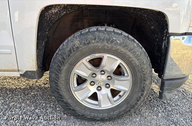 image for item EV3308 2017 Chevrolet Silverado 1500 Crew Cab pickup truck