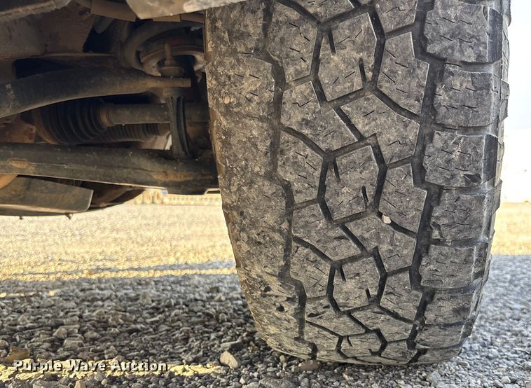 image for item EV3308 2017 Chevrolet Silverado 1500 Crew Cab pickup truck