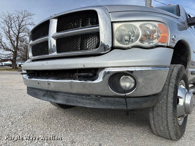 image for item EV3328 2004 Dodge Ram 3500 Quad Cab pickup truck