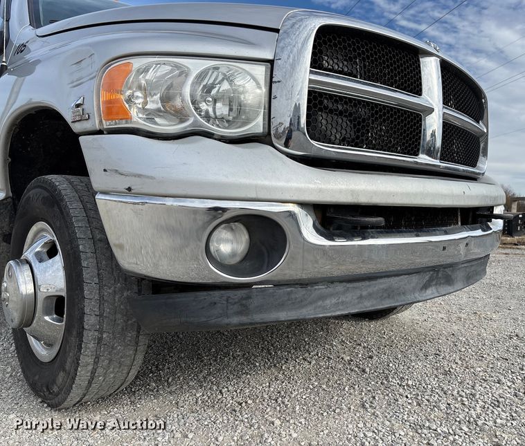 image for item EV3328 2004 Dodge Ram 3500 Quad Cab pickup truck