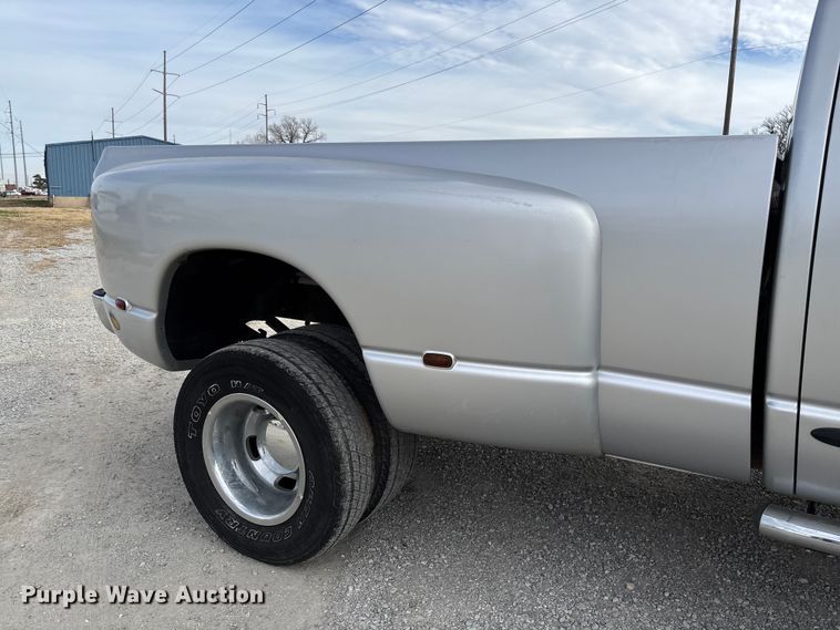 image for item EV3328 2004 Dodge Ram 3500 Quad Cab pickup truck