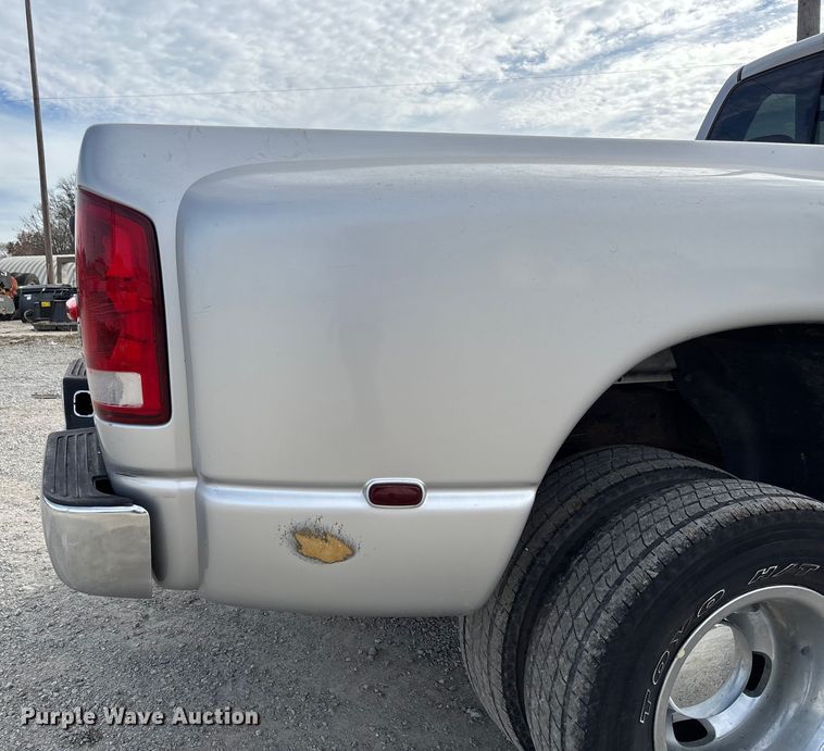 image for item EV3328 2004 Dodge Ram 3500 Quad Cab pickup truck