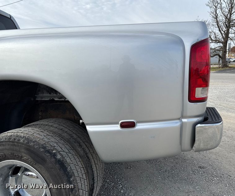 image for item EV3328 2004 Dodge Ram 3500 Quad Cab pickup truck