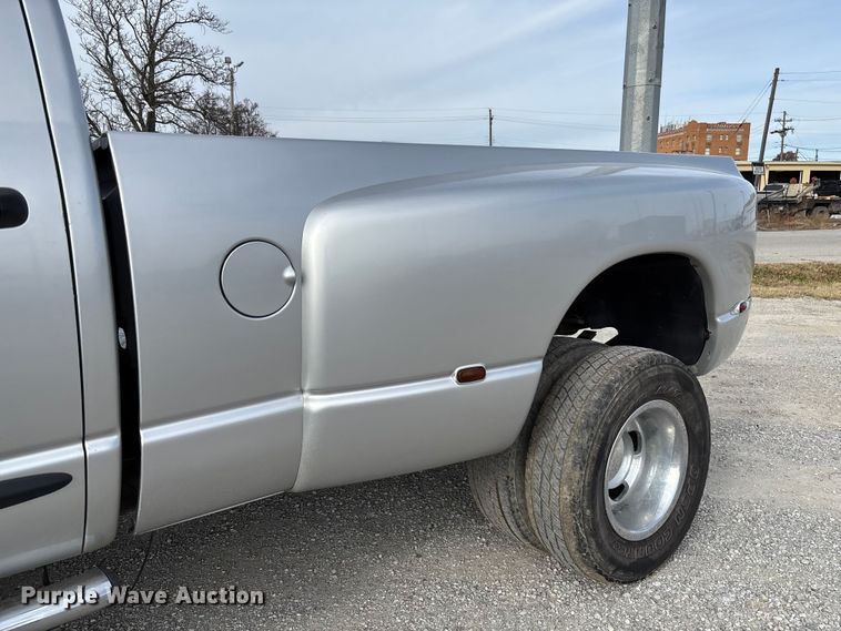 image for item EV3328 2004 Dodge Ram 3500 Quad Cab pickup truck