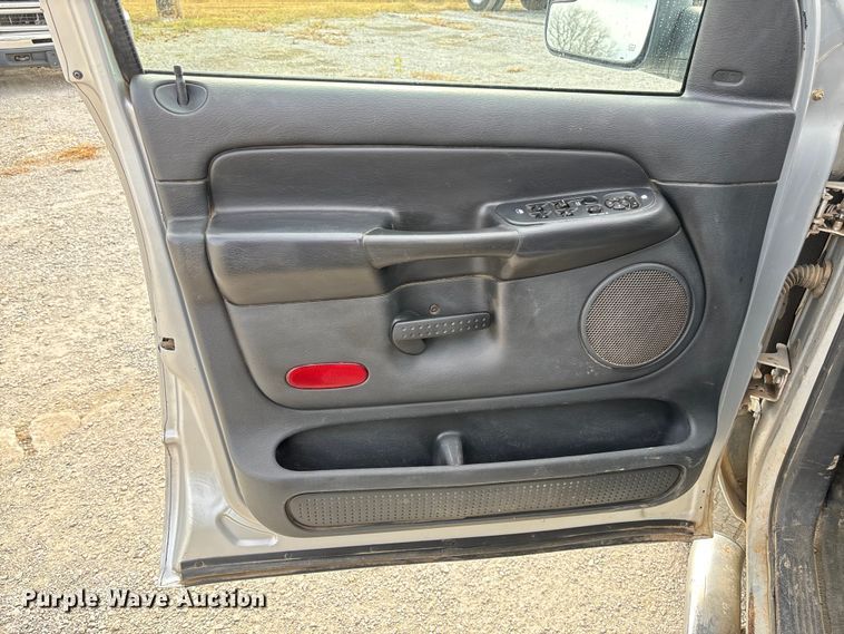 image for item EV3328 2004 Dodge Ram 3500 Quad Cab pickup truck