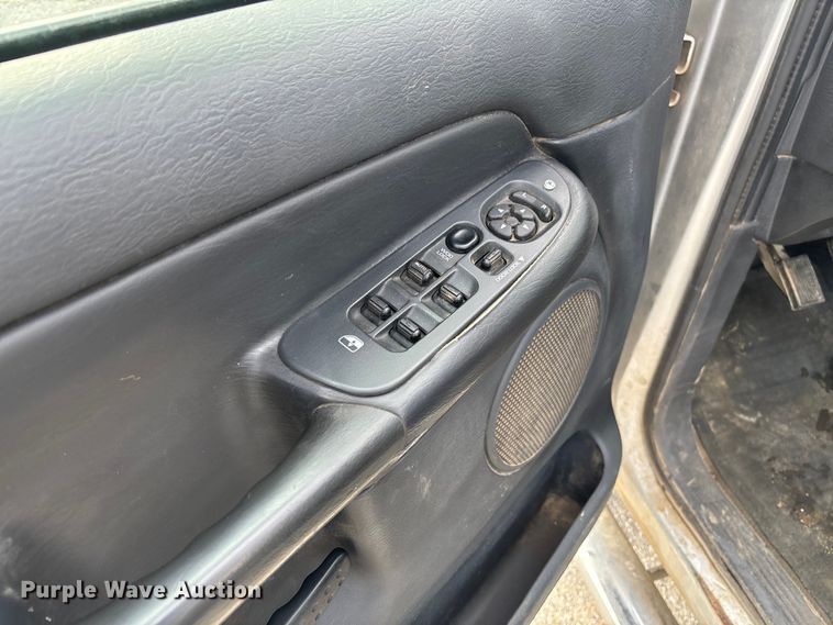 image for item EV3328 2004 Dodge Ram 3500 Quad Cab pickup truck