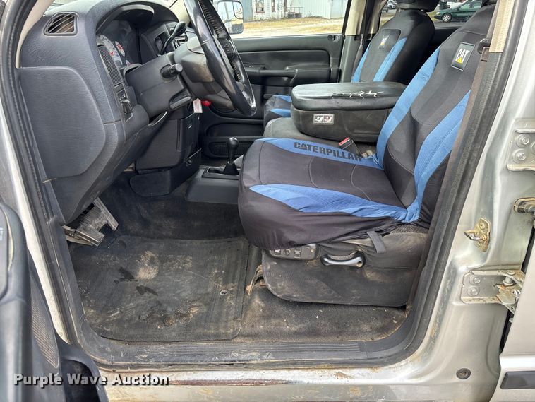 image for item EV3328 2004 Dodge Ram 3500 Quad Cab pickup truck