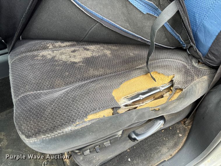 image for item EV3328 2004 Dodge Ram 3500 Quad Cab pickup truck