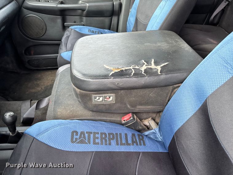 image for item EV3328 2004 Dodge Ram 3500 Quad Cab pickup truck