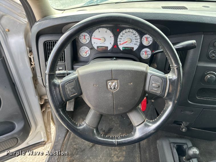 image for item EV3328 2004 Dodge Ram 3500 Quad Cab pickup truck