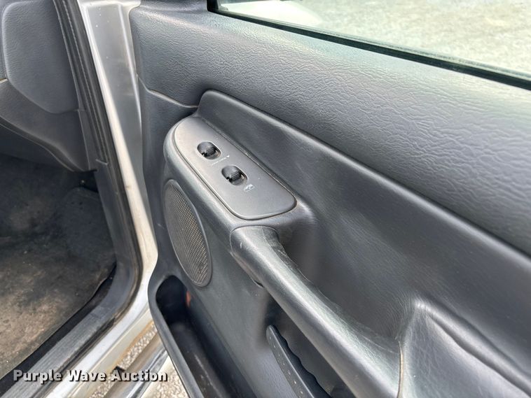 image for item EV3328 2004 Dodge Ram 3500 Quad Cab pickup truck