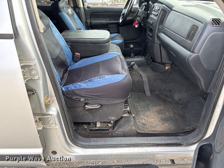 image for item EV3328 2004 Dodge Ram 3500 Quad Cab pickup truck