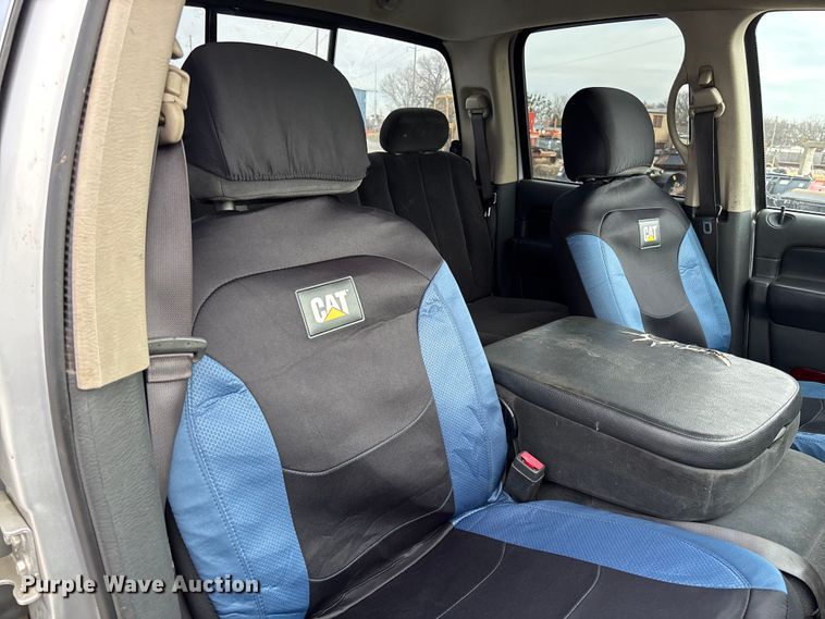 image for item EV3328 2004 Dodge Ram 3500 Quad Cab pickup truck