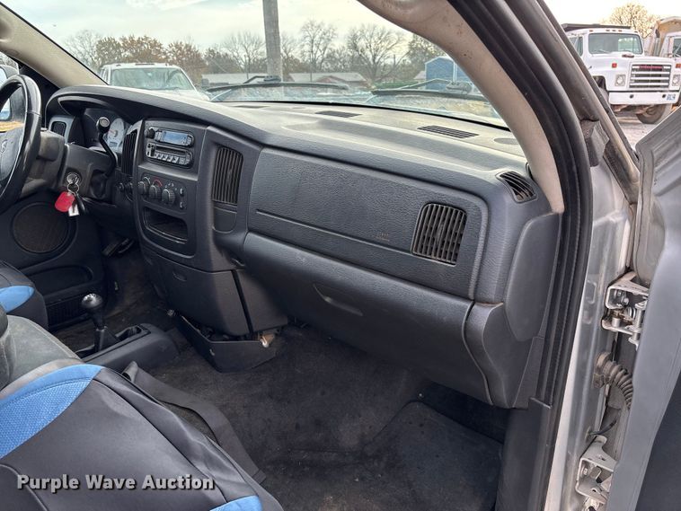 image for item EV3328 2004 Dodge Ram 3500 Quad Cab pickup truck