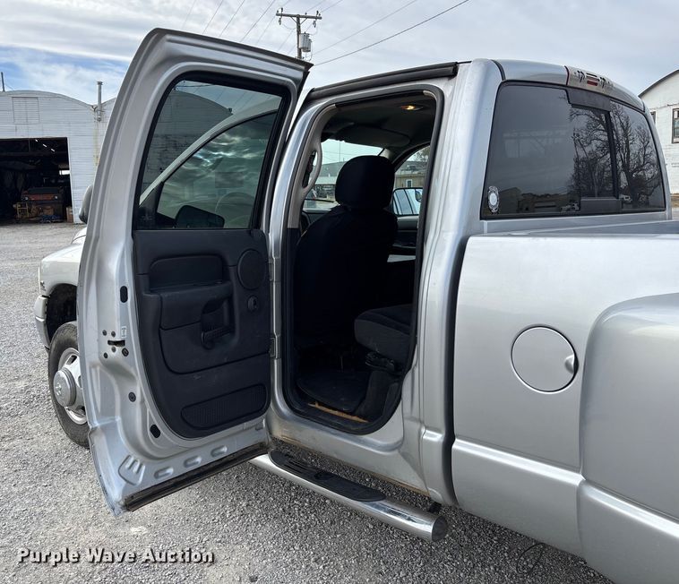 image for item EV3328 2004 Dodge Ram 3500 Quad Cab pickup truck