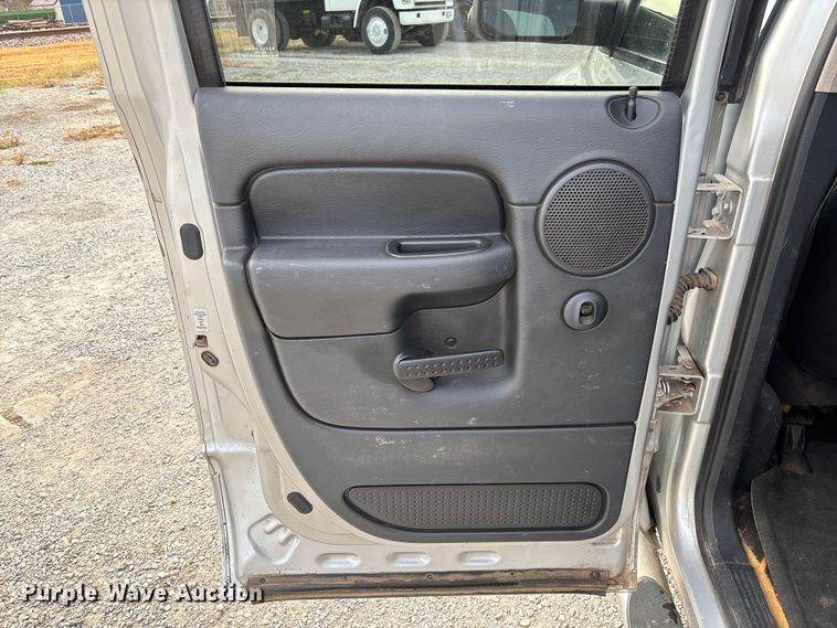 image for item EV3328 2004 Dodge Ram 3500 Quad Cab pickup truck