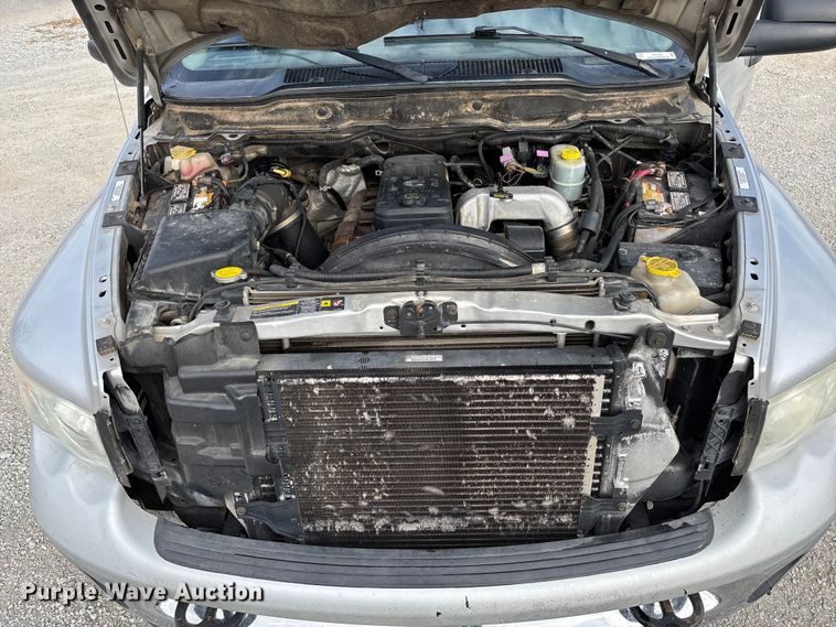 image for item EV3328 2004 Dodge Ram 3500 Quad Cab pickup truck