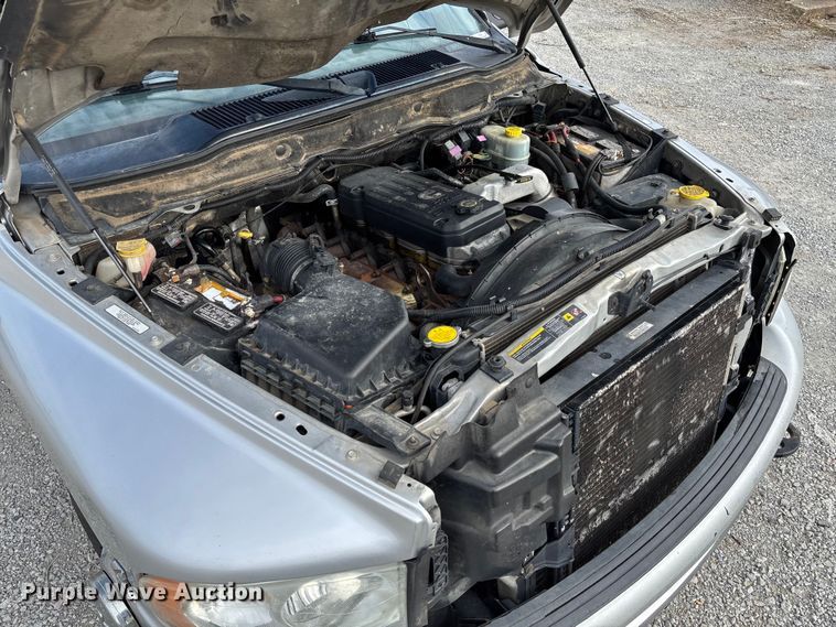 image for item EV3328 2004 Dodge Ram 3500 Quad Cab pickup truck