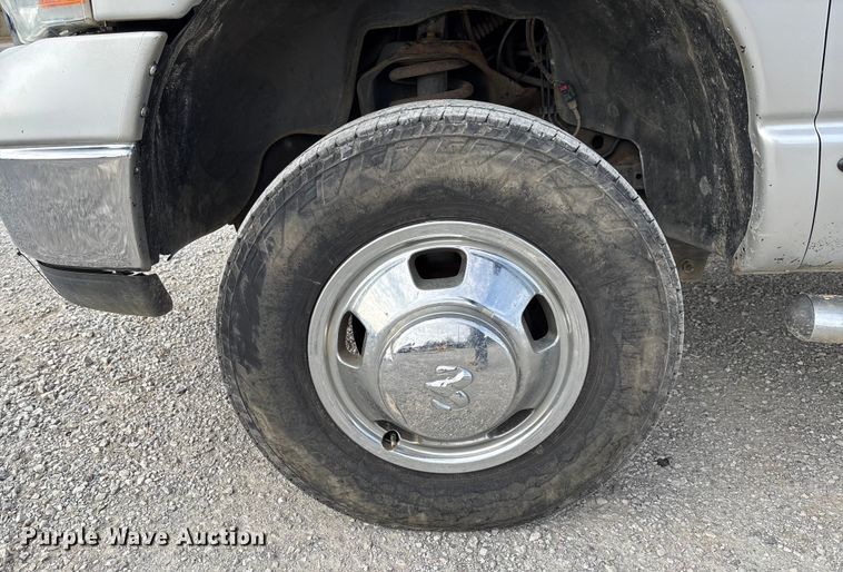 image for item EV3328 2004 Dodge Ram 3500 Quad Cab pickup truck