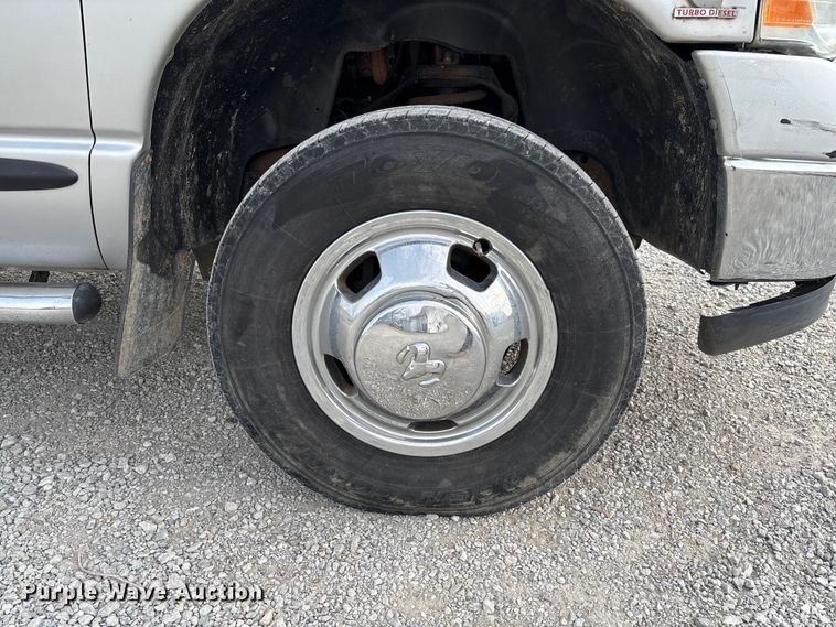 image for item EV3328 2004 Dodge Ram 3500 Quad Cab pickup truck