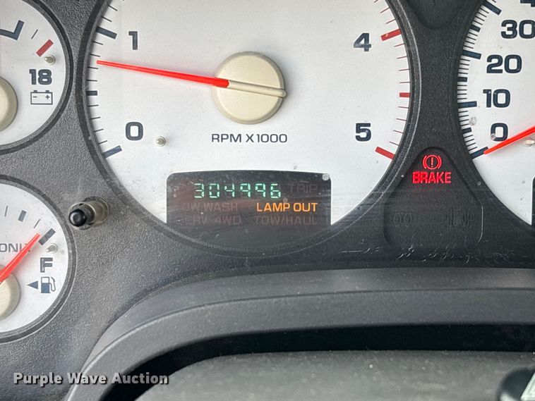 image for item EV3328 2004 Dodge Ram 3500 Quad Cab pickup truck