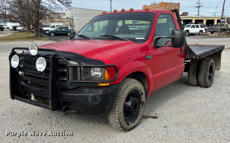 image for item EV3329 2000 Ford F350 XL Super Duty flatbed pickup truck