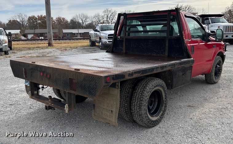 image for item EV3329 2000 Ford F350 XL Super Duty flatbed pickup truck