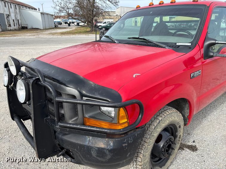 image for item EV3329 2000 Ford F350 XL Super Duty flatbed pickup truck