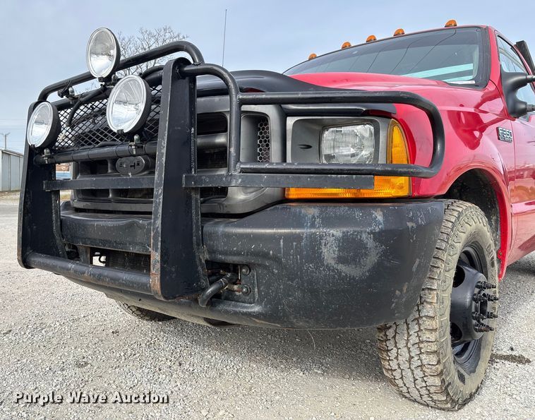 image for item EV3329 2000 Ford F350 XL Super Duty flatbed pickup truck